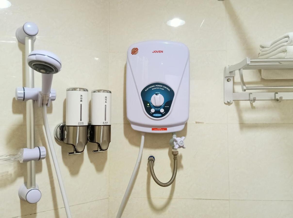 Super Oyo 90464 Borneo Suites Hotel コタキナバル エクステリア 写真