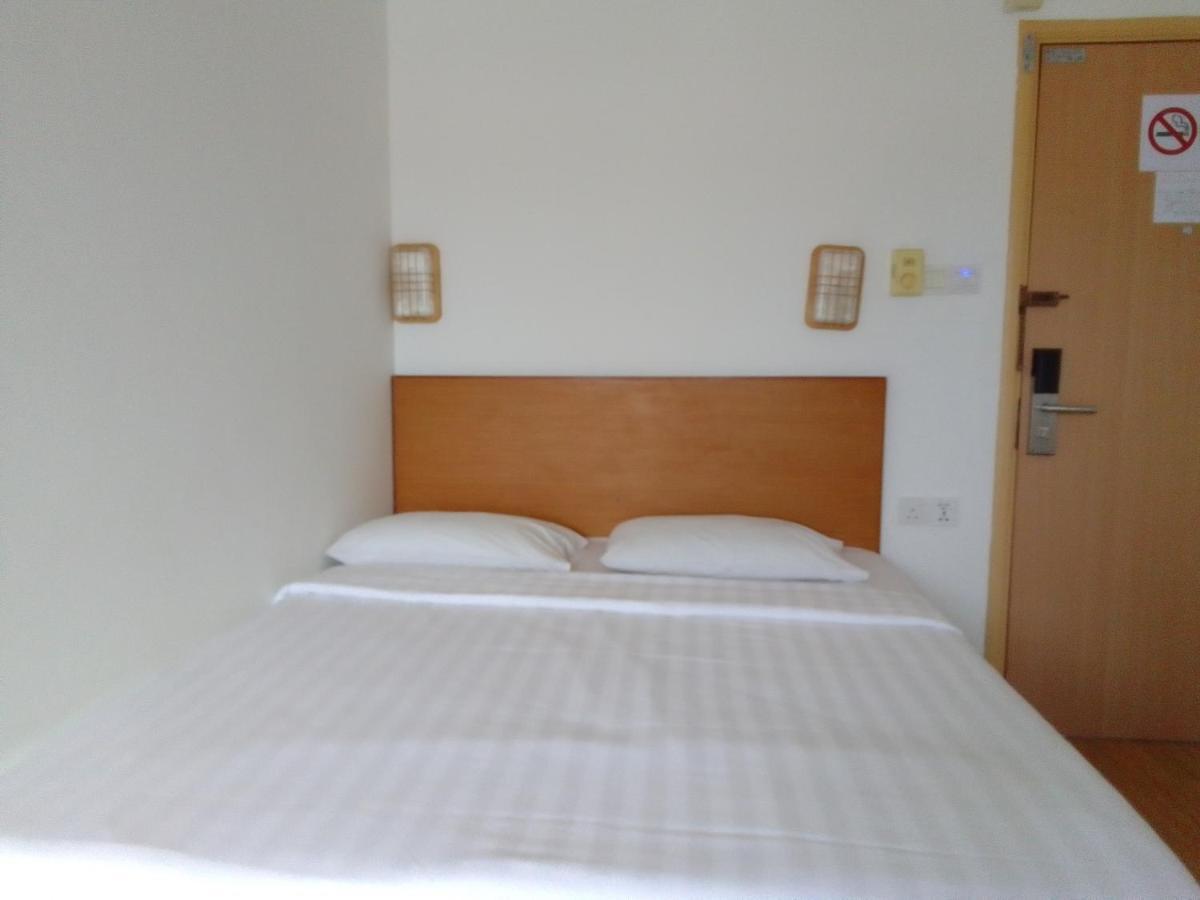 Super Oyo 90464 Borneo Suites Hotel コタキナバル エクステリア 写真