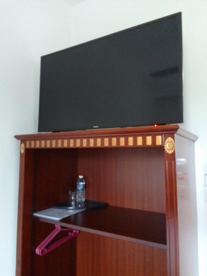 Super Oyo 90464 Borneo Suites Hotel コタキナバル エクステリア 写真