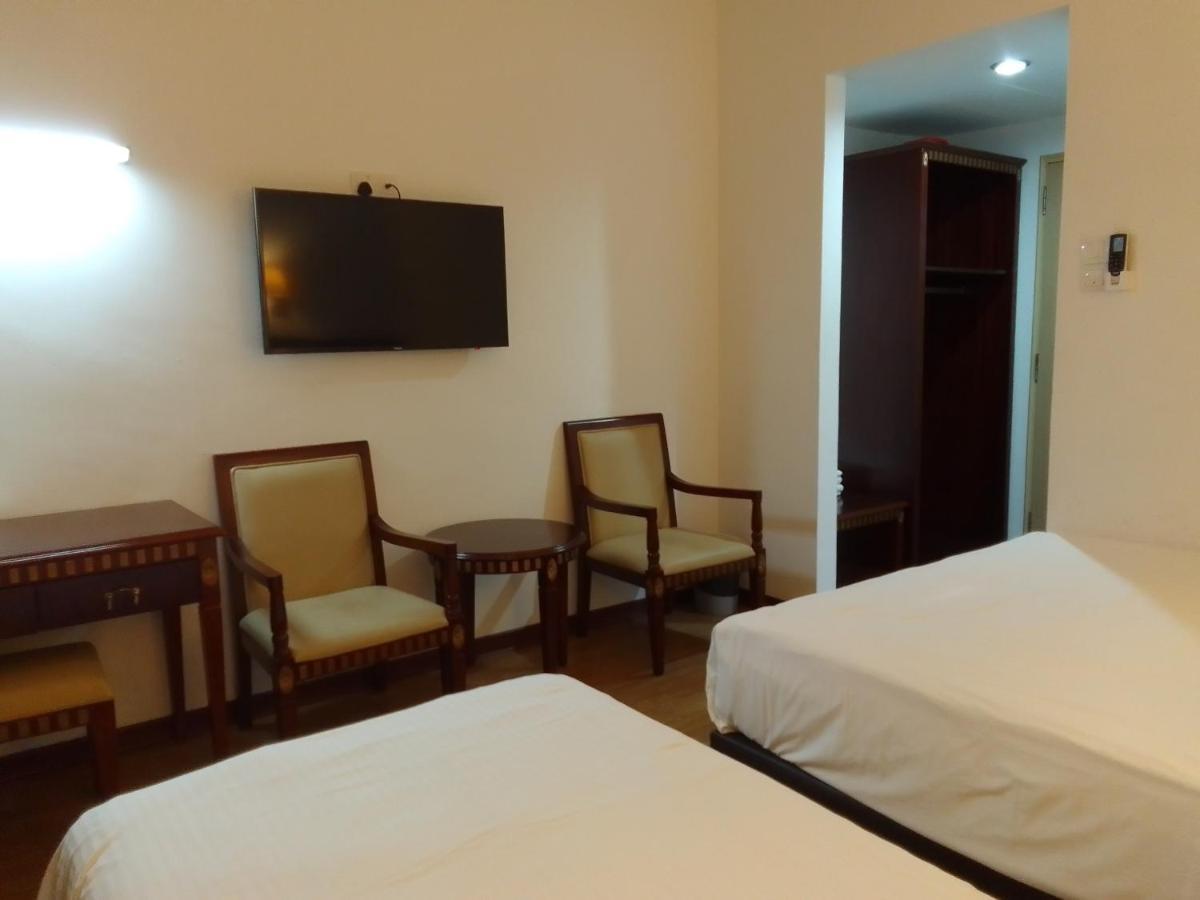 Super Oyo 90464 Borneo Suites Hotel コタキナバル エクステリア 写真