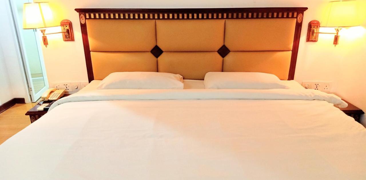 Super Oyo 90464 Borneo Suites Hotel コタキナバル エクステリア 写真