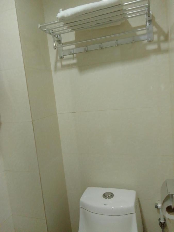 Super Oyo 90464 Borneo Suites Hotel コタキナバル エクステリア 写真