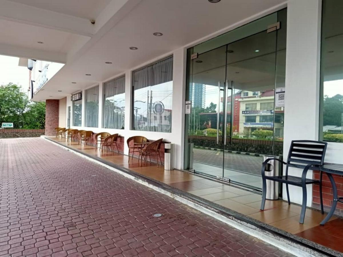 Super Oyo 90464 Borneo Suites Hotel コタキナバル エクステリア 写真