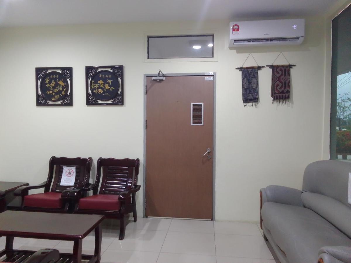 Super Oyo 90464 Borneo Suites Hotel コタキナバル エクステリア 写真
