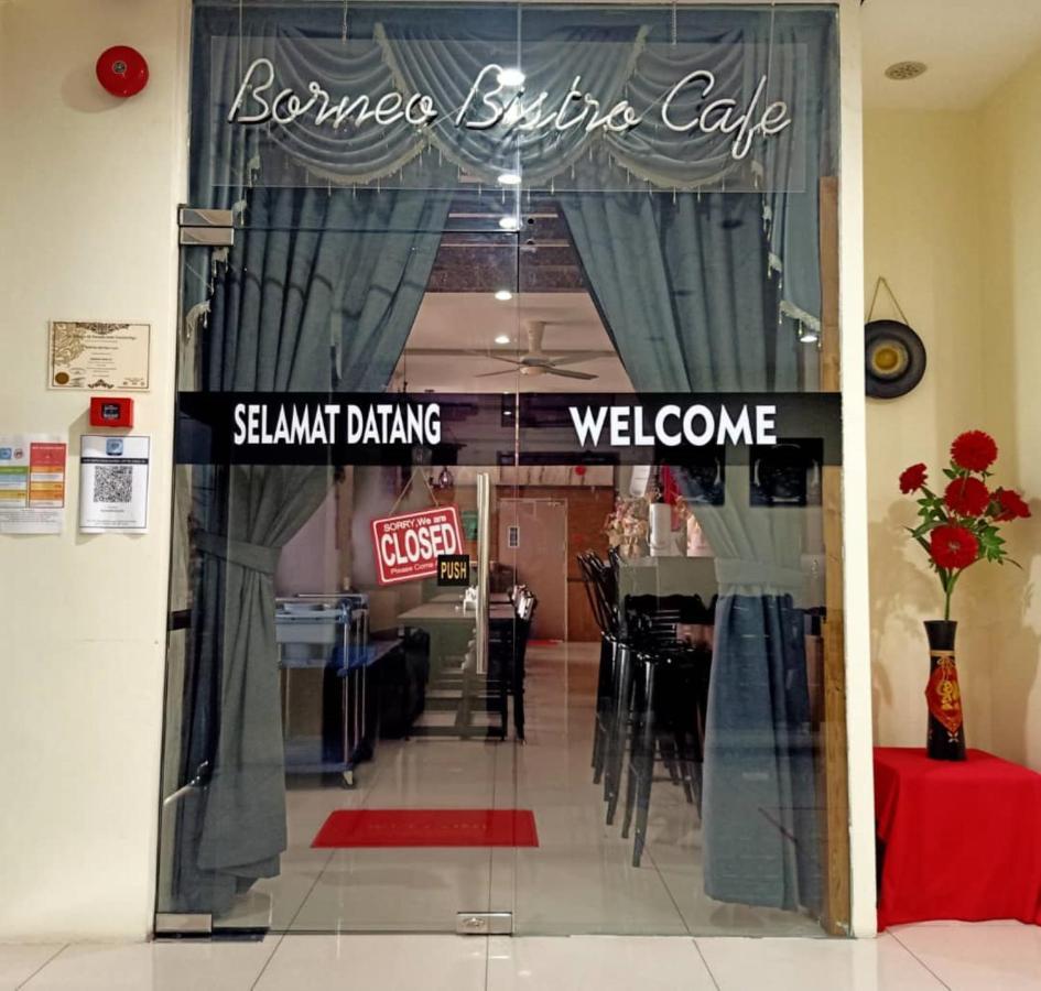 Super Oyo 90464 Borneo Suites Hotel コタキナバル エクステリア 写真