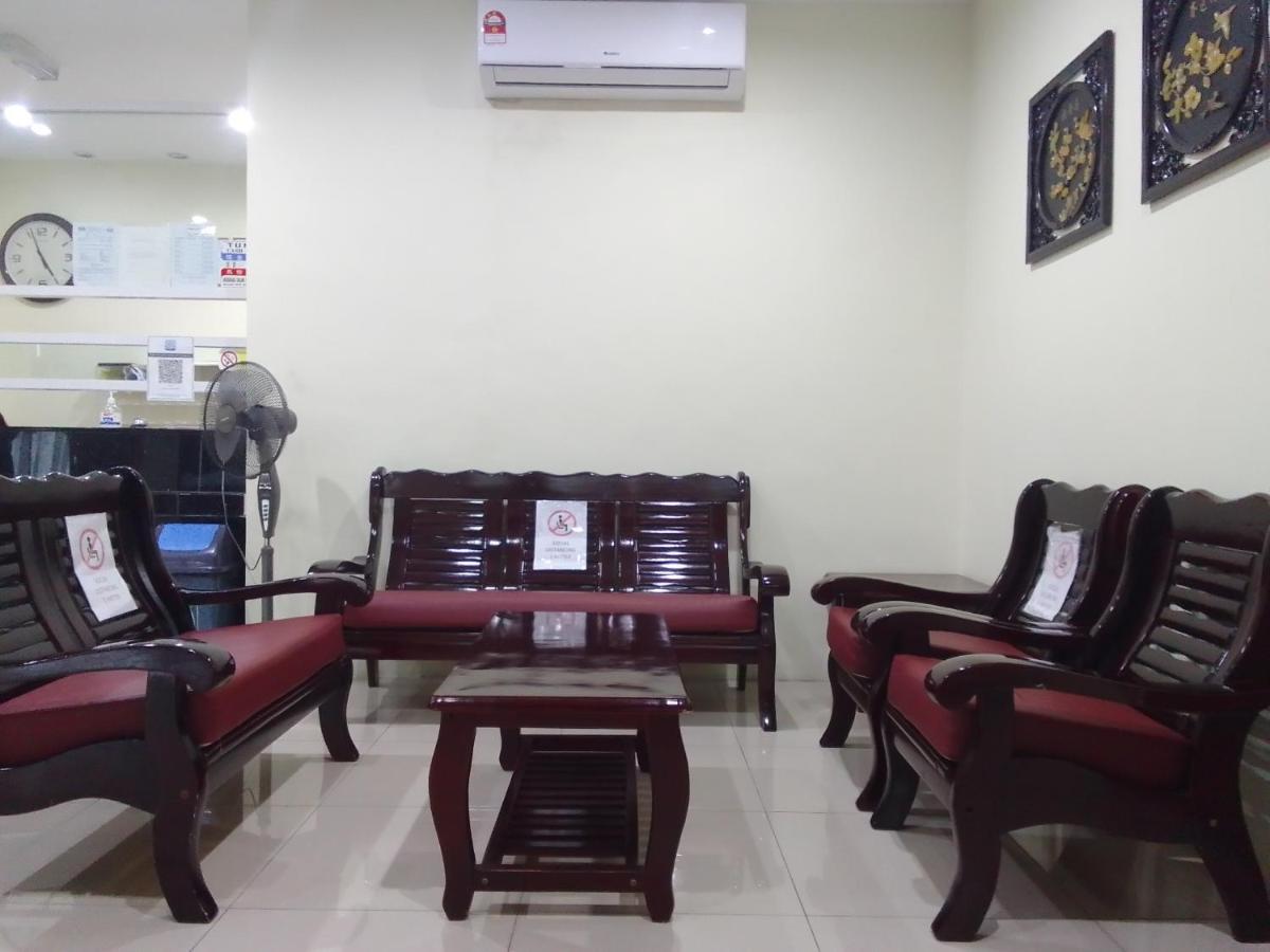 Super Oyo 90464 Borneo Suites Hotel コタキナバル エクステリア 写真